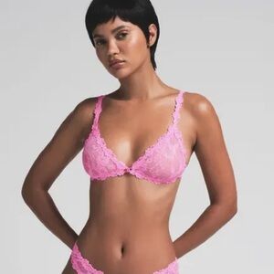 NWT Skims Stretch Lace Triangle Bralette